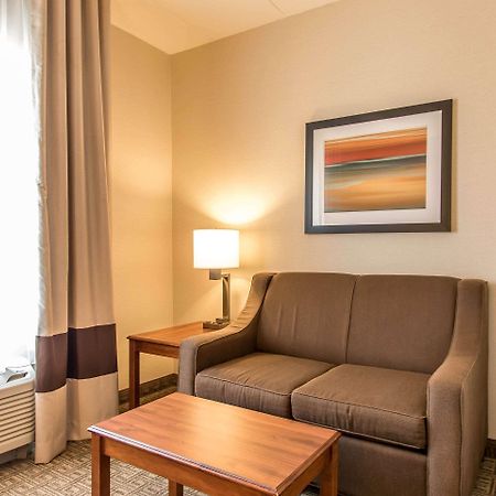 Comfort Suites Richmond Buitenkant foto
