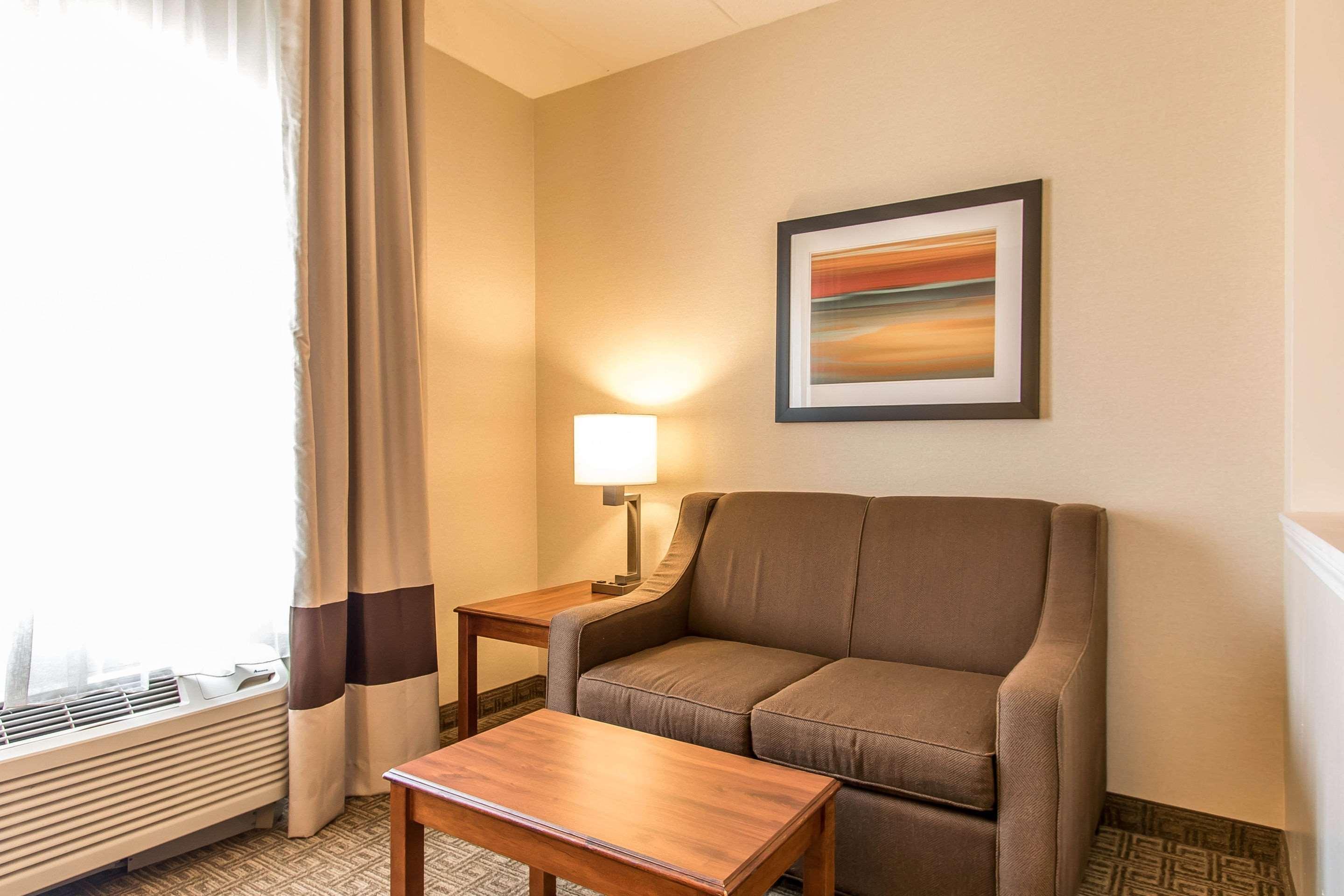 Comfort Suites Richmond Buitenkant foto