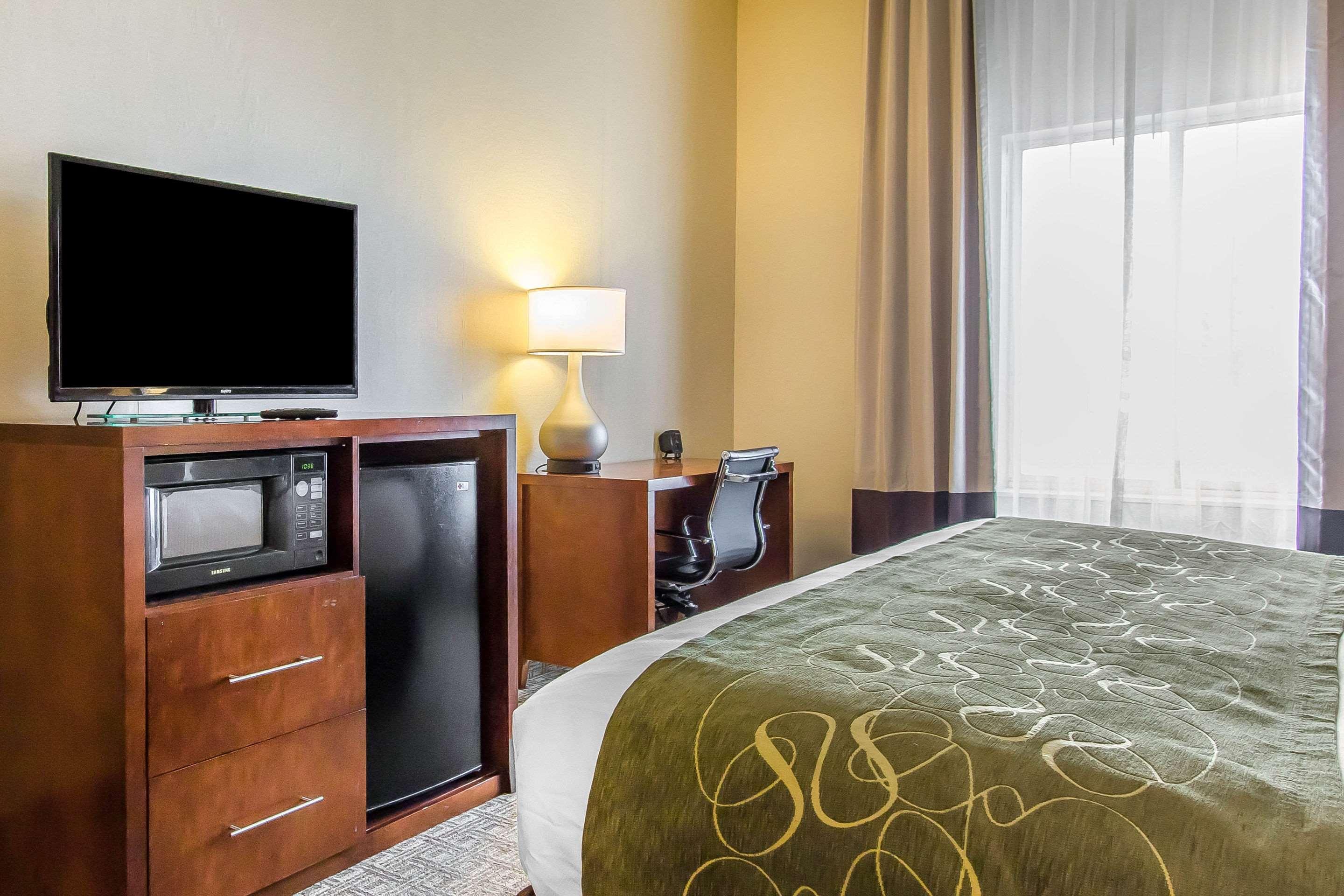 Comfort Suites Richmond Buitenkant foto