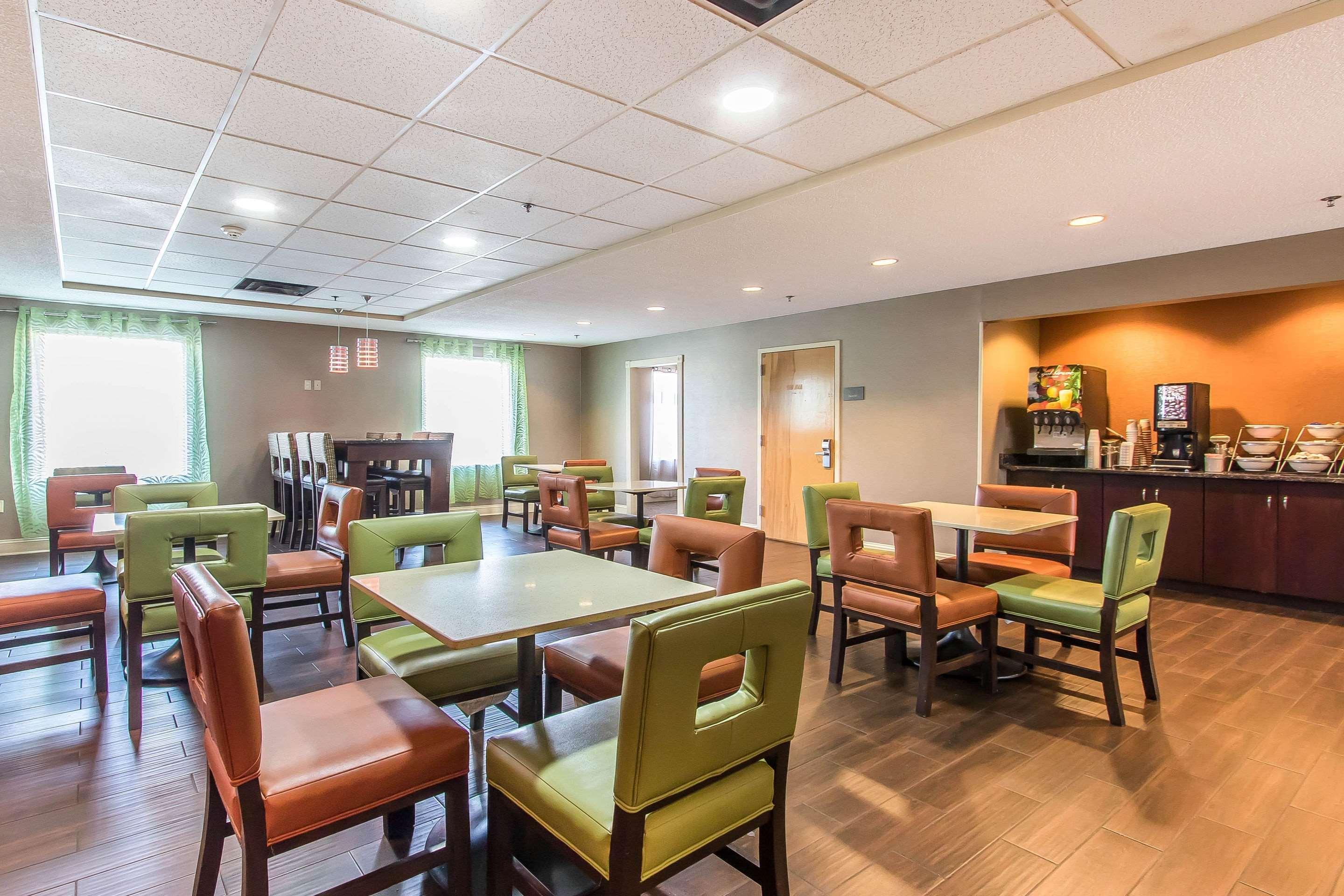 Comfort Suites Richmond Buitenkant foto